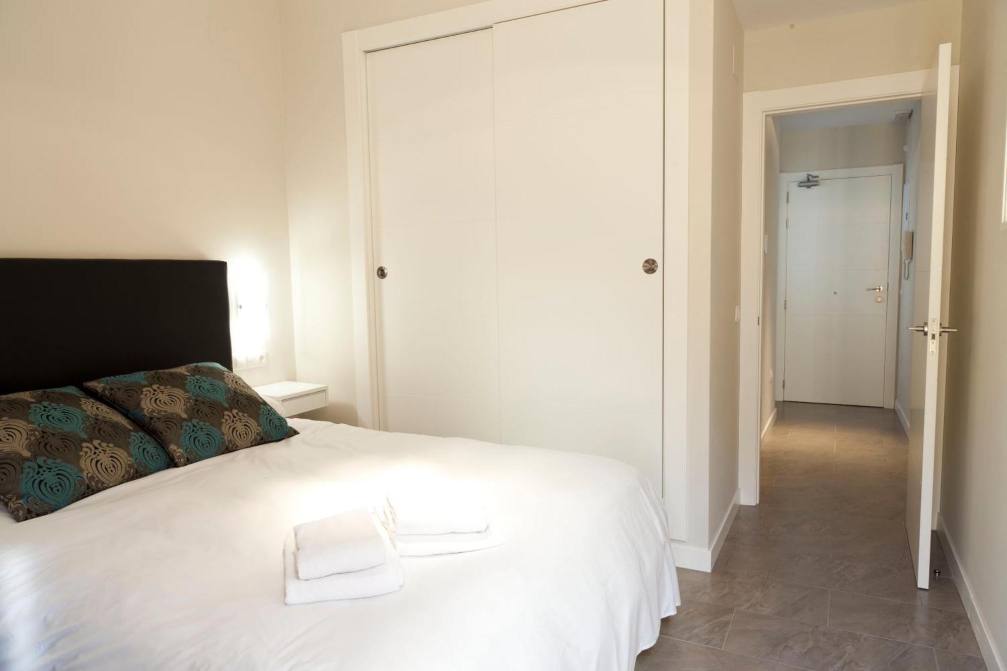 Apartamentos Pinar Malaga Centro المظهر الخارجي الصورة