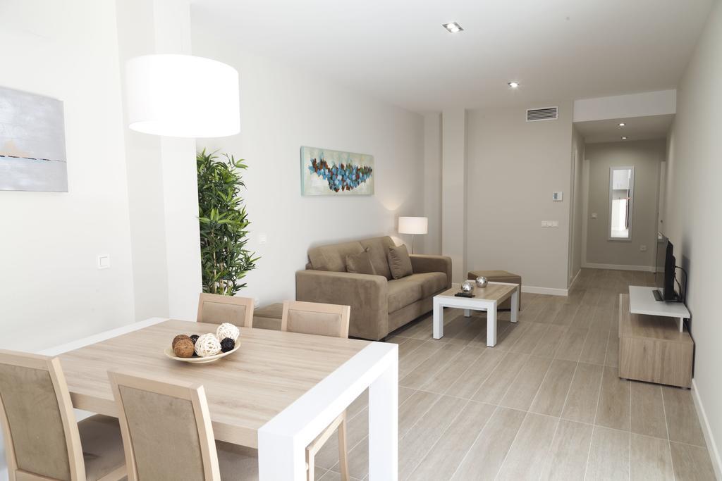 Apartamentos Pinar Malaga Centro المظهر الخارجي الصورة