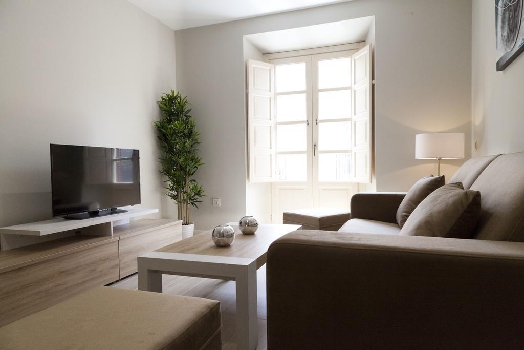 Apartamentos Pinar Malaga Centro المظهر الخارجي الصورة