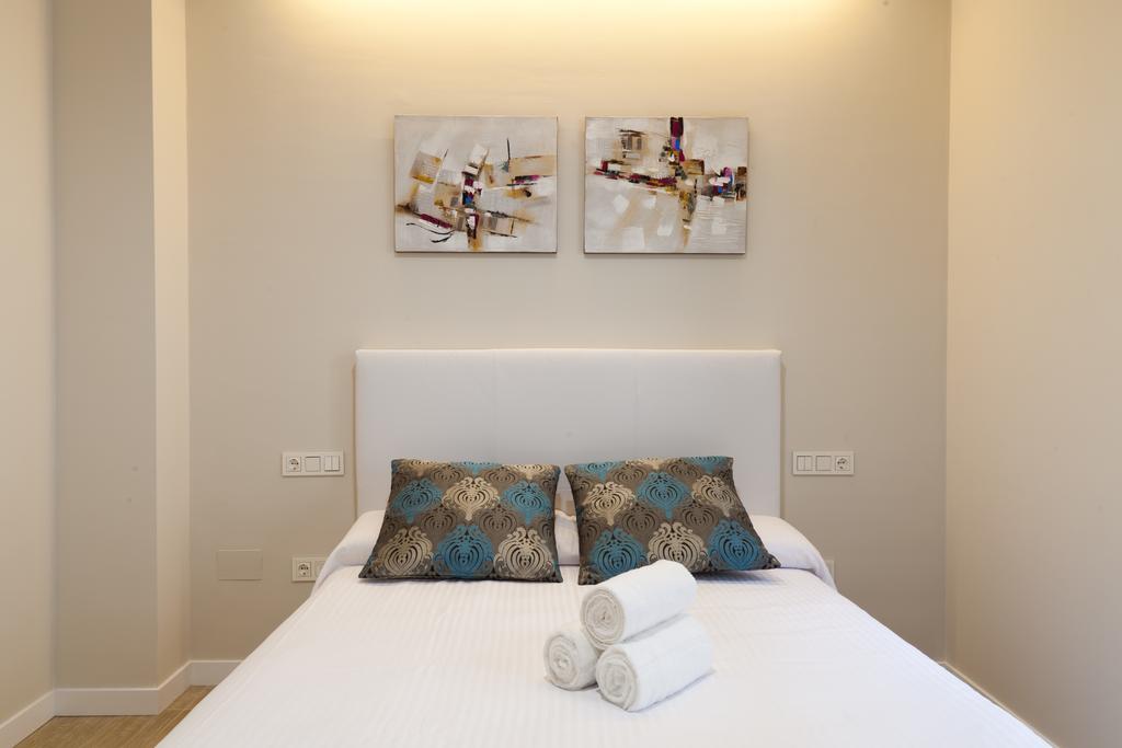Apartamentos Pinar Malaga Centro المظهر الخارجي الصورة