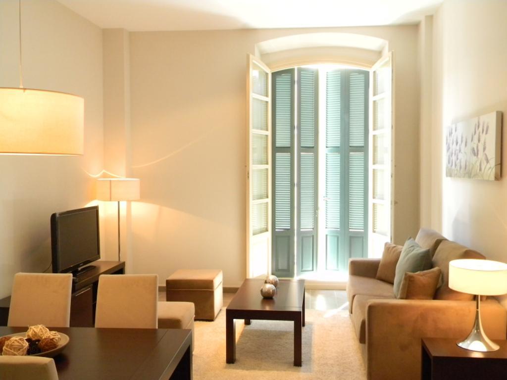 Apartamentos Pinar Malaga Centro المظهر الخارجي الصورة