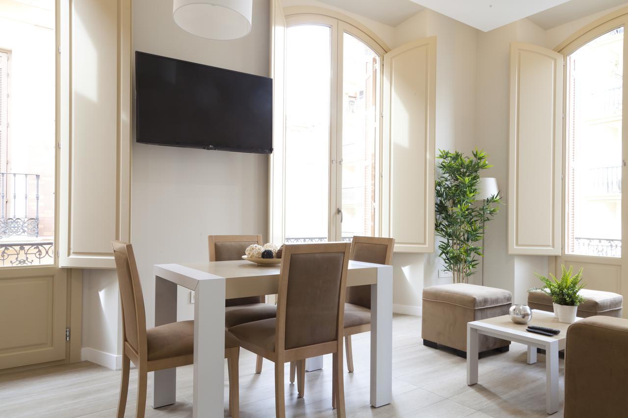Apartamentos Pinar Malaga Centro المظهر الخارجي الصورة