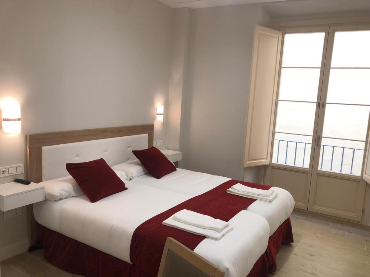 Apartamentos Pinar Malaga Centro المظهر الخارجي الصورة